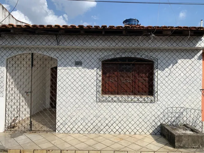 Aluga-se Casa - Excelente Localização