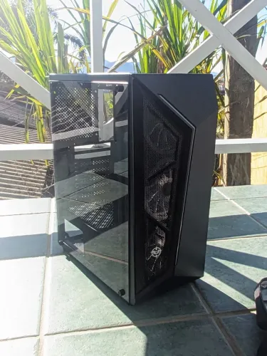 Gabinete Gamer TGT Carbon Mid Tower + 3 Fans Rainbow | Excelente Estado