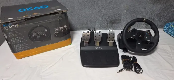 Logitech G920 Driving Force - Estado de Novo (Completo na Caixa)