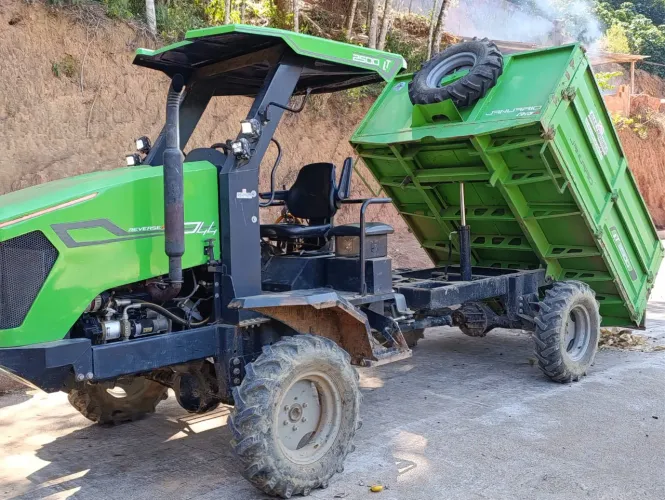 Micro trator transportador Januario 2500