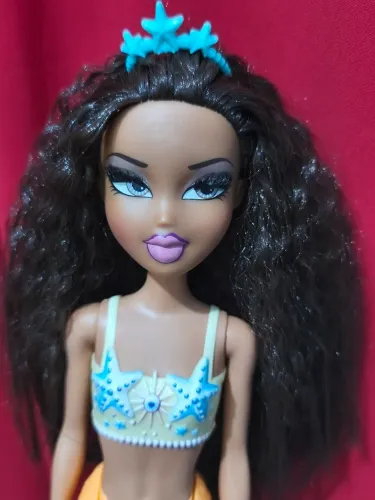 Barbie sereia com cabeça de Bratz