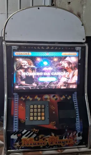 Maquina Karaokê 3 em 1 usada e revisada e funcionando perfeitamente 