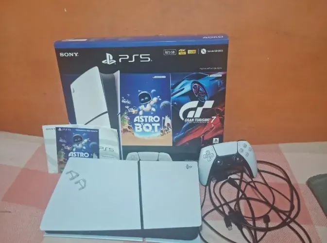 ? PS5 Slim Digital 825GB - Semi Novo | Pouquíssimo Uso