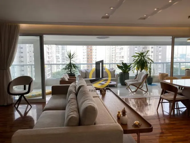 Apartamento à venda no Condomínio Plaza Mayor - 240m² - 4 suítes - Varanda gourmet - 4 vag