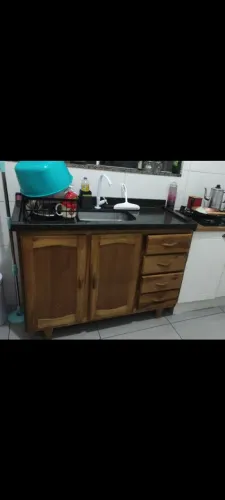 Balcão de pia de madeira