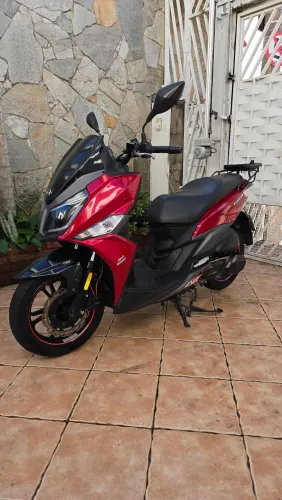 Dafra Sym Cruisym 150 - Vermelha - Impecável + Suporte de Baú