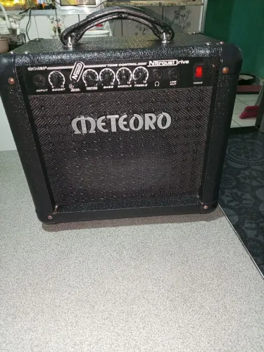 Caixa amplificadora Meteoro