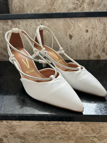 Vendo Sandália Vizzano tamanho 37