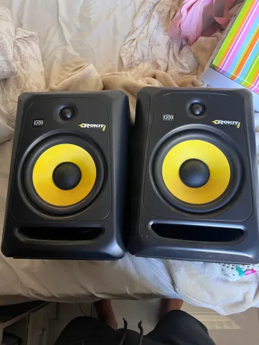 Munitores de áudio KrK 8 geração 3