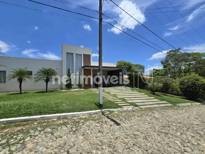 CASA PLANA MUITO BEM LOCALIZADA NO CONDOMINIO VALE DO TAMANDUÁ