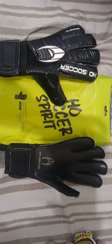 Luvas de goleiro Daniel Brazao