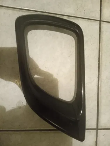 Moldura do farol de milha lado direito Nissan frontier