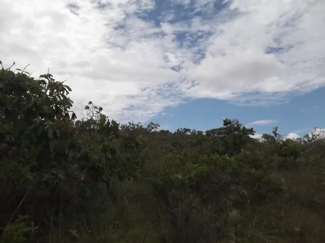 Terreno 47.000m², próximo a Serra do Cipó, com internet e bela vista para área verde.