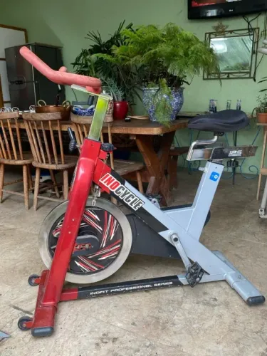 Bicicleta Ergométrica INOCYCLE profissional pra spinning