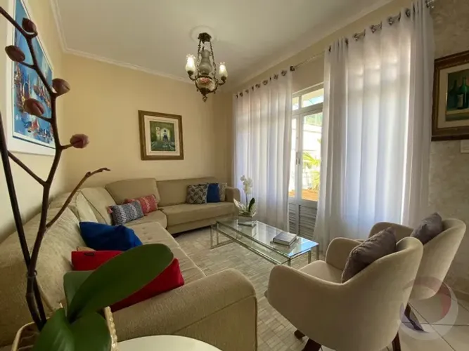 Casa Comercial de 140m² no bairro Itaguaçú