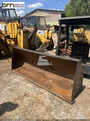 Concha New Holland LB90