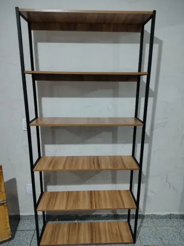Estante Light
