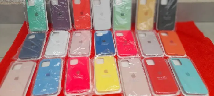 Capas de Silicone para iPhone 12 Pro - Várias Cores