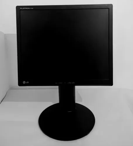 Monitor LG 17 polegadas com rotação de tela