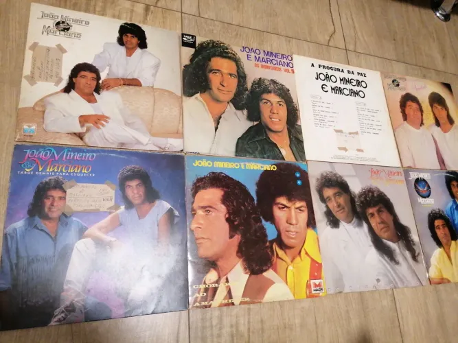 16 LPs João Mineiro e Marciano