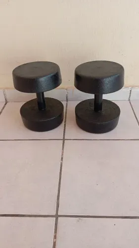 Vendo Par de Halter de 10kg feitos de cimento - (CONCRETO)