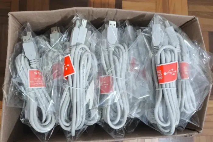 Cabo USB 2.0  15 reais cada