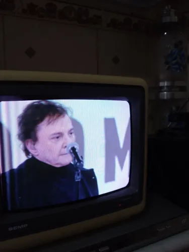Tv semp 10 polegadas ótimo estado 