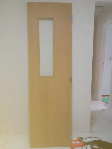 Porta de madeira com janela 60 x 205 