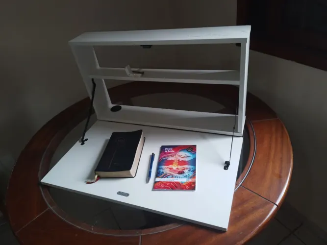 Escrivaninha compacta dobrável