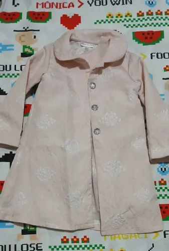 Casaco c Vestido infantil rosa com detalhes em branco
