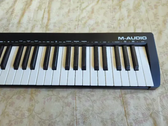Teclado Controlador Midi Keystation 49 Mk3