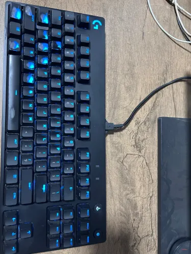 Teclado Logitech G pro 