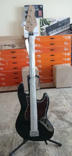 Baixo Elétrico Giannini novos