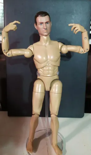 Boneco de ação masculino articulado