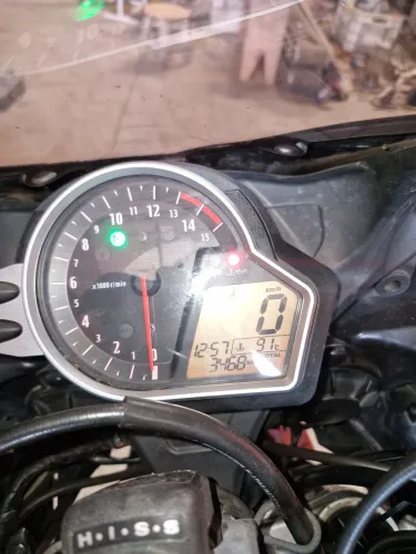 Moto CBR1000 RR linda