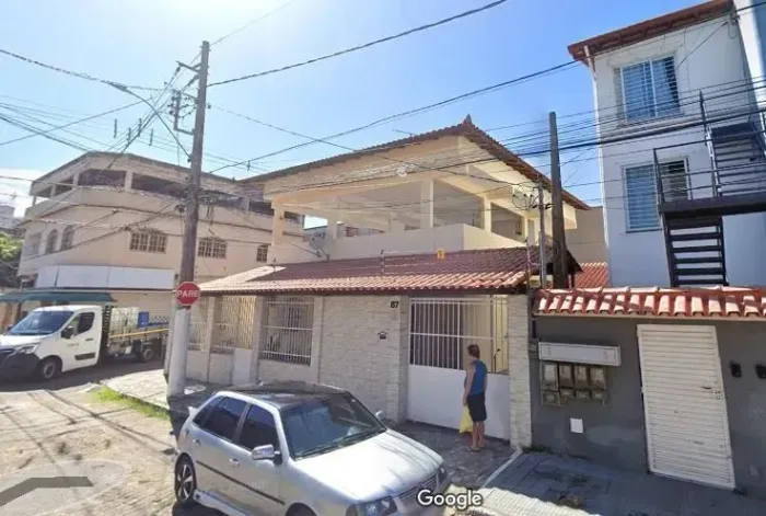 Casa com 3 Quartos, Suíte e Terraço Amplo  Conforto e Ventilação!