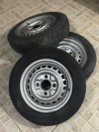 Roda com Pneu