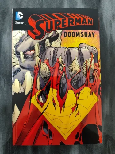 Superman: Doomsday - HQ DC Comics - em INGLÊS