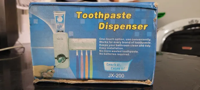Dispenser Automático de Pasta de Dente e Porta Escovas