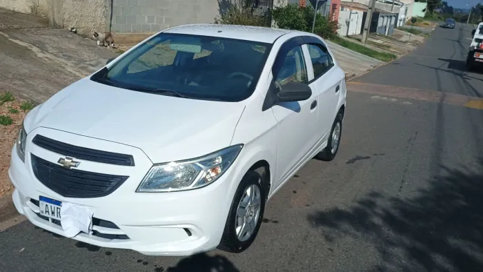 Chevrolet Onix Hatch LS 1.0 8V Flex Power Mec. 4P 2013