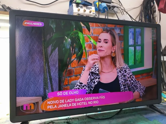 TV LG 32 smart Wi-Fi polegadas