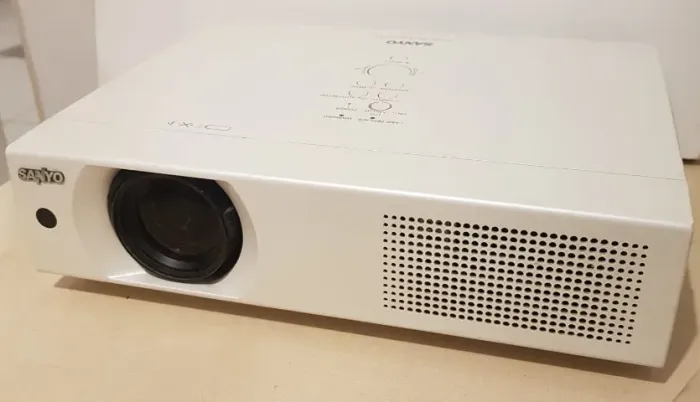 Projetor Sanyo Plc Xu106 4500 Lumens Sem Controle Remoto