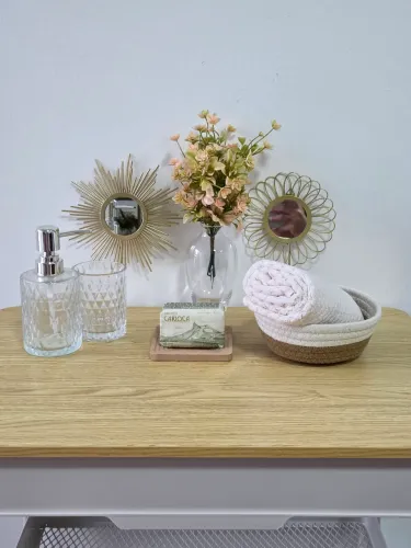 Conjunto decorativo de toilette novo SOLARE - 9 peças novas em perfeito estado