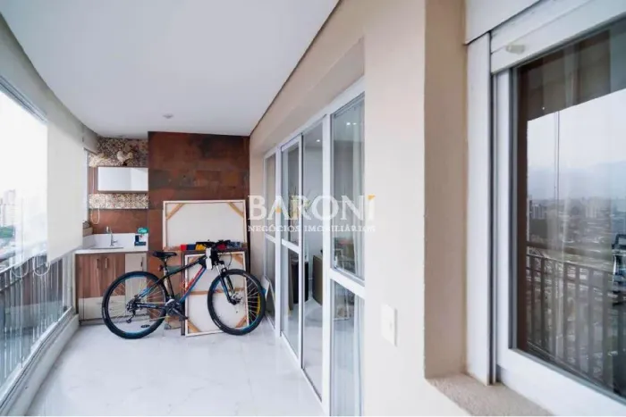 Apartamento à venda no Campo Belo, 109 m², 3 suítes, varanda gourmet, 2 vagas, condomínio 
