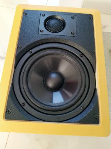 Caixa de som 50W, 8 ohms com tweeter, tipo painel embutido forro.