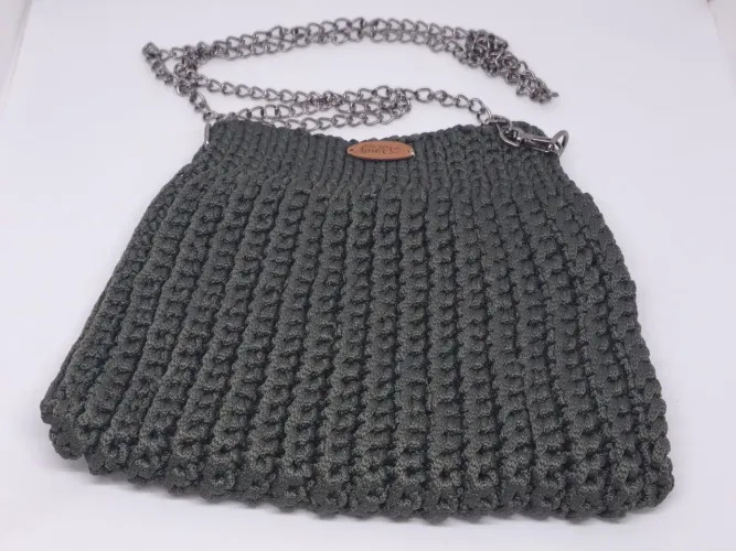 Bolsa Nova de Crochê Transversal Verde Oliva - Modelo Sanfonado com Alça de Corrente