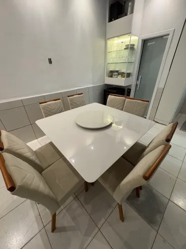 Mesa 8 cadeiras off white com prato giratório