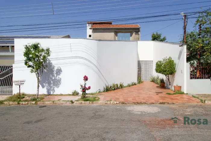 Sala Comercial Para Locação no Bairro Morada do Ouro.