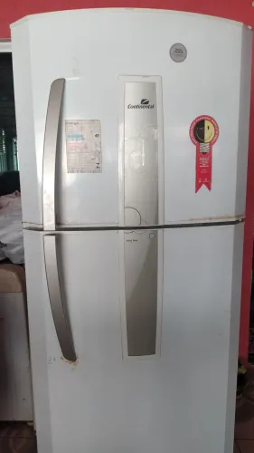 Vende-se uma geladeira duplex toda original