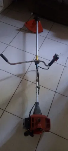 Roçadeira a gasolina 